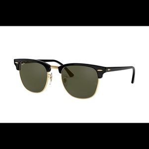 Rayban Clubmaster Classic with Case and Towel